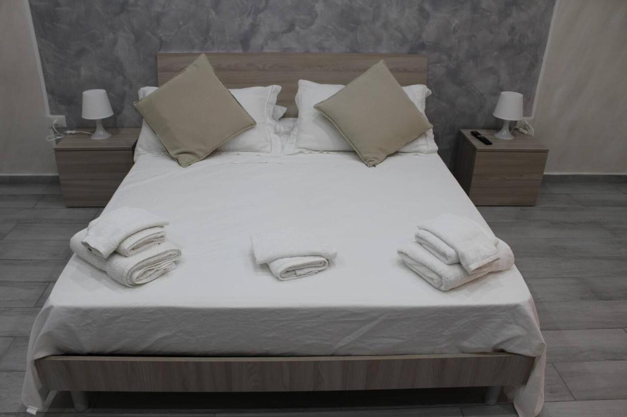 Casa Vacanza Grey Aparthotel เนเปิลส์ ภายนอก รูปภาพ