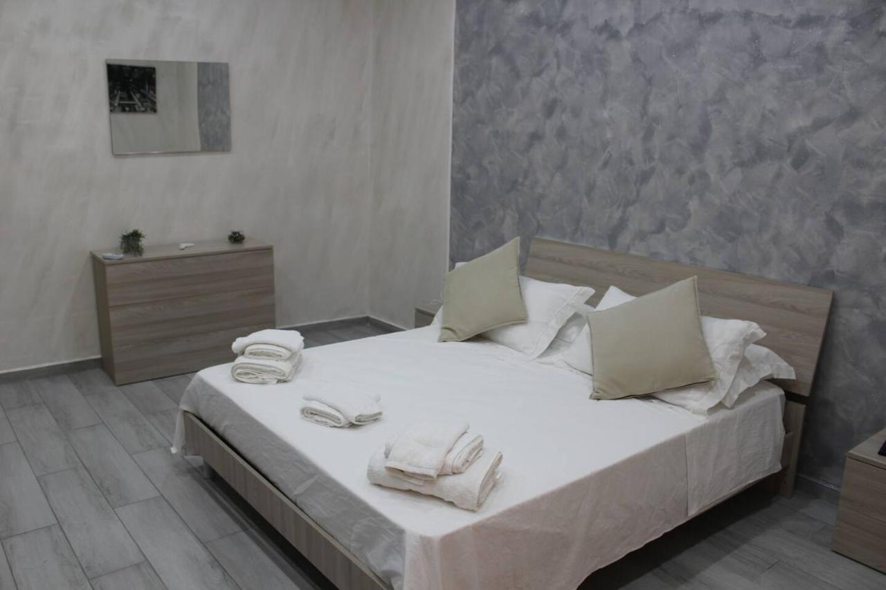 Casa Vacanza Grey Aparthotel เนเปิลส์ ภายนอก รูปภาพ