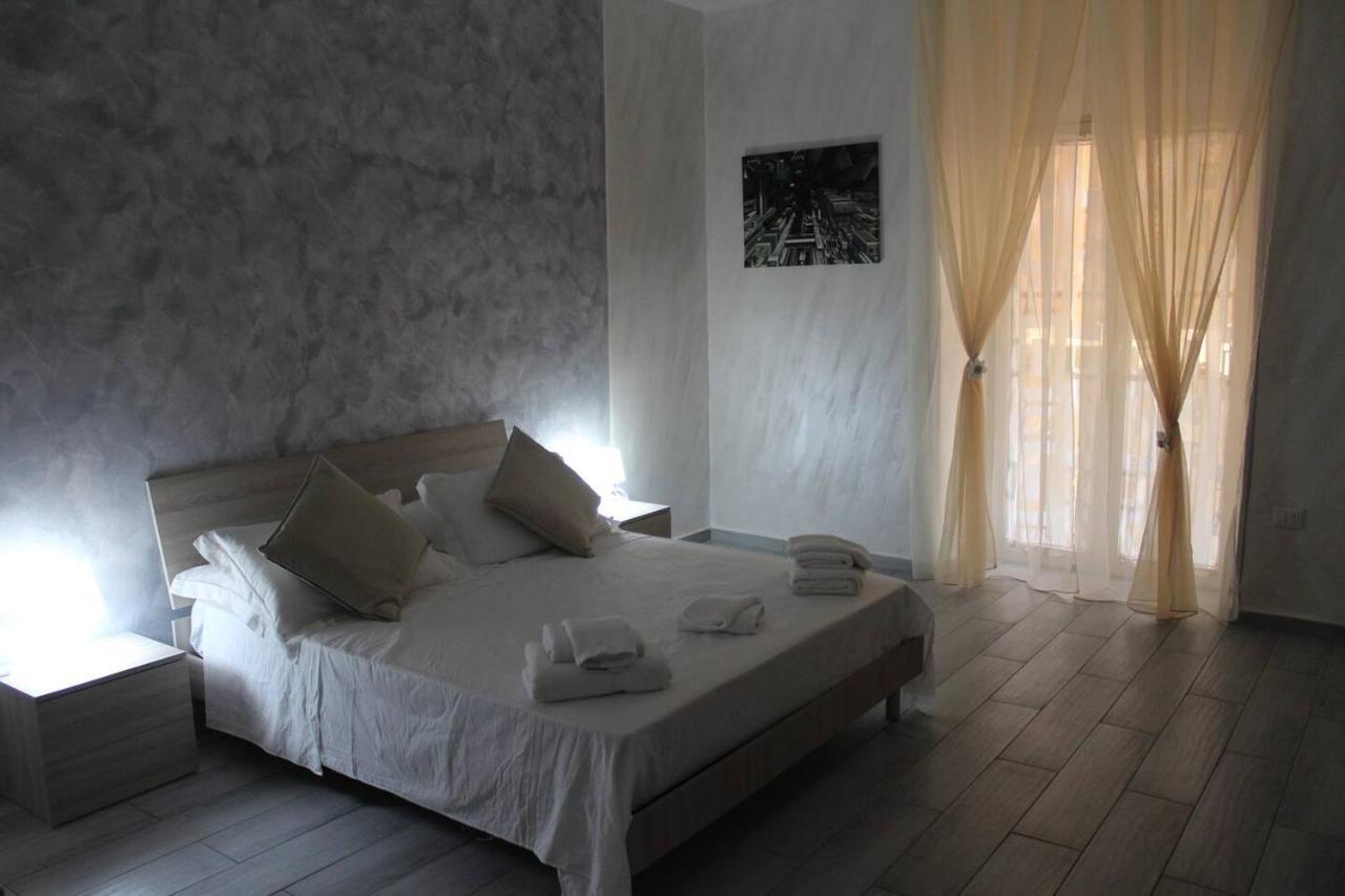 Casa Vacanza Grey Aparthotel เนเปิลส์ ภายนอก รูปภาพ