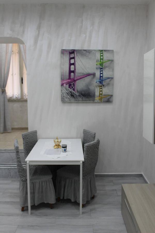 Casa Vacanza Grey Aparthotel เนเปิลส์ ภายนอก รูปภาพ