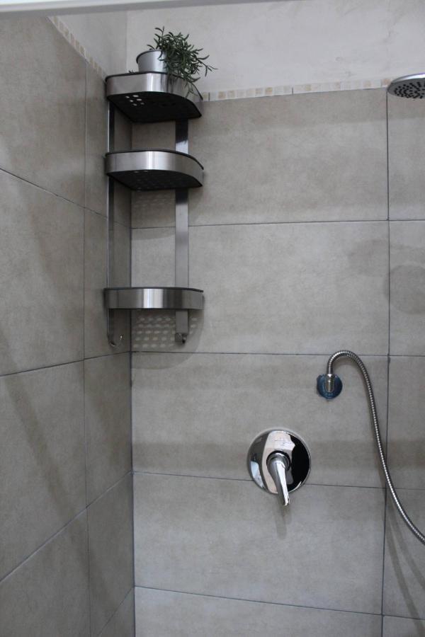 Casa Vacanza Grey Aparthotel เนเปิลส์ ภายนอก รูปภาพ