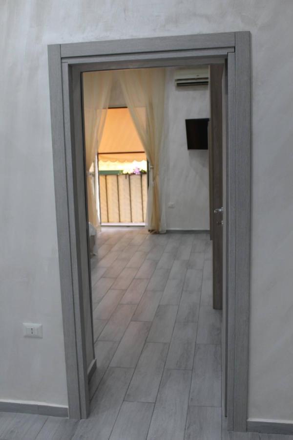 Casa Vacanza Grey Aparthotel เนเปิลส์ ภายนอก รูปภาพ