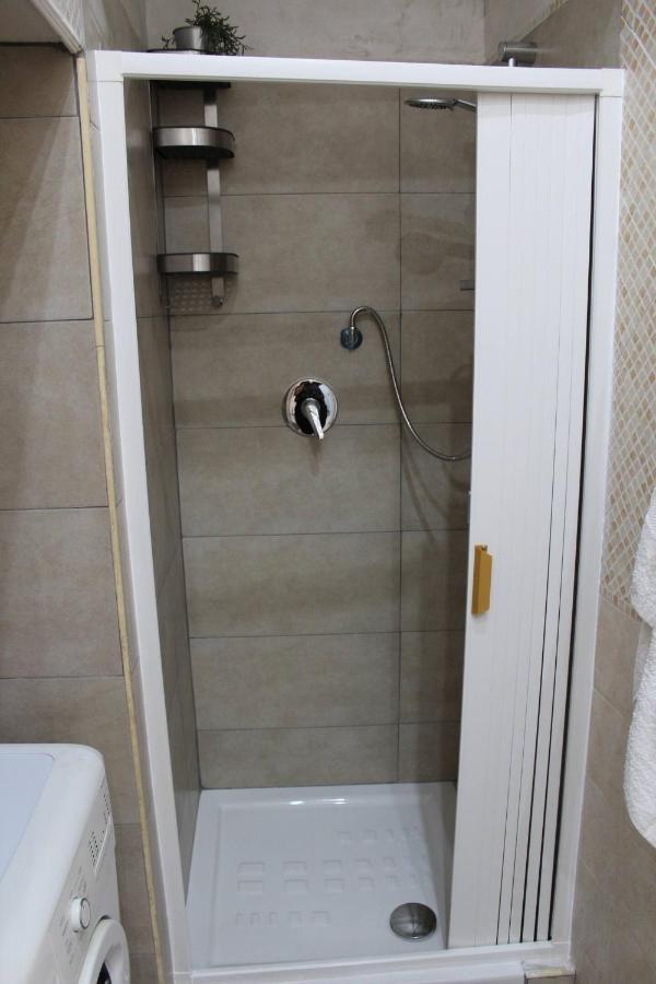 Casa Vacanza Grey Aparthotel เนเปิลส์ ภายนอก รูปภาพ
